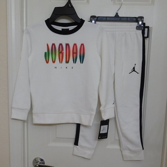 NWT 2pc Jordan White Black Sweatshirt Colorful Logo & Joggers Set sz 6 - Picture 1 of 1